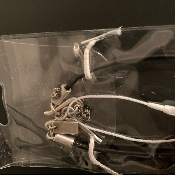 Stigma necklace with black cord and silver tone cross pendant - Picture 5 of 6